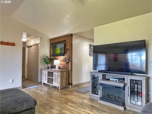 2102 Sw 6TH St, Battle Ground, WA 98604