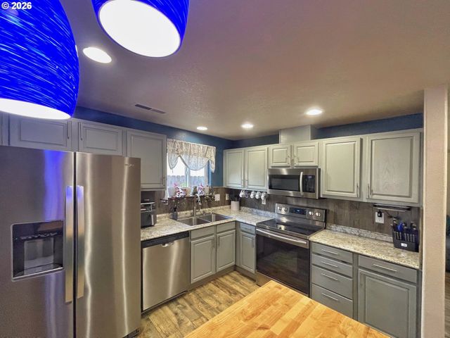 2102 Sw 6TH St, Battle Ground, WA 98604