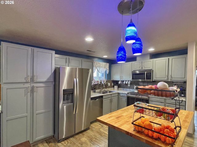 2102 Sw 6TH St, Battle Ground, WA 98604