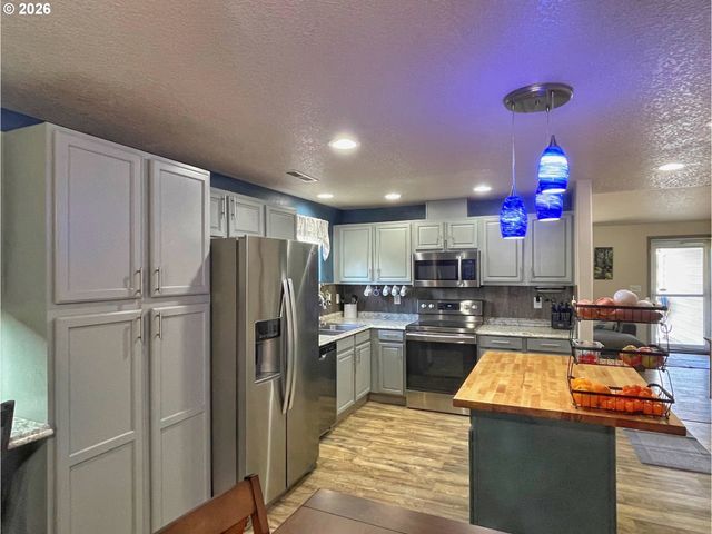 2102 Sw 6TH St, Battle Ground, WA 98604