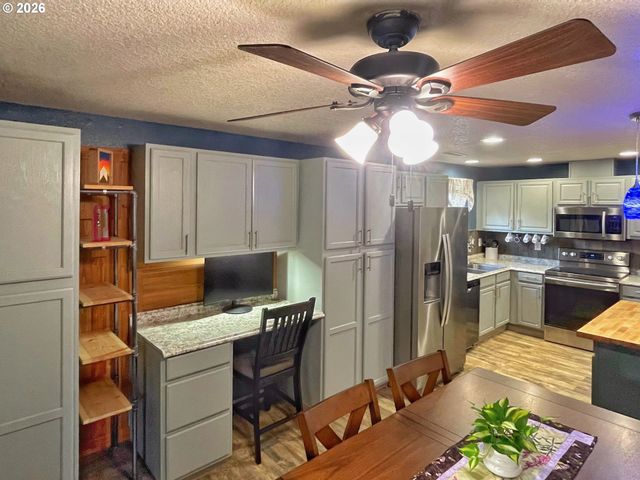 2102 Sw 6TH St, Battle Ground, WA 98604