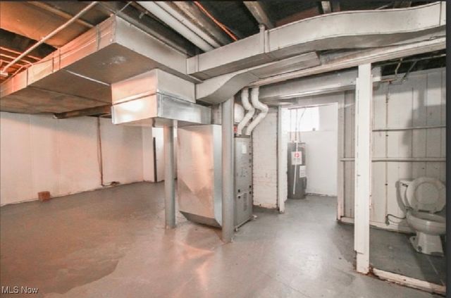 855 Roanoke Road, Cleveland Heights, OH 44121