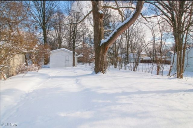 855 Roanoke Road, Cleveland Heights, OH 44121