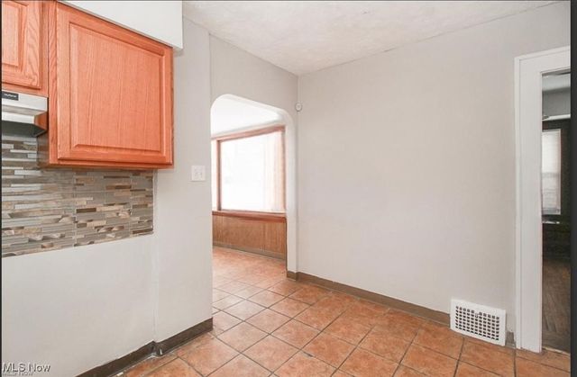 855 Roanoke Road, Cleveland Heights, OH 44121