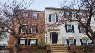 1117 Huntmaster Ter NE Unit 101, Leesburg, VA 20176