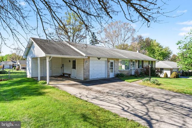 7 HOPE DRIVE, Boiling Springs, PA 17007