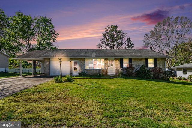 7 HOPE DRIVE, Boiling Springs, PA 17007
