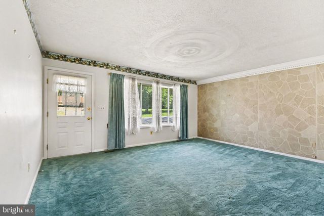 7 HOPE DRIVE, Boiling Springs, PA 17007