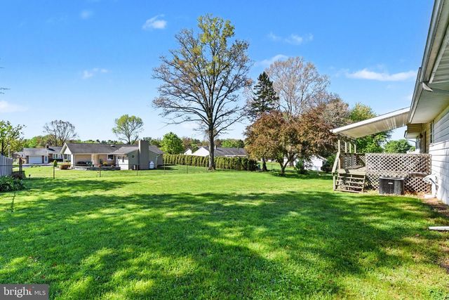7 HOPE DRIVE, Boiling Springs, PA 17007