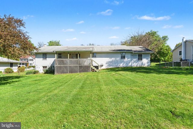 7 HOPE DRIVE, Boiling Springs, PA 17007