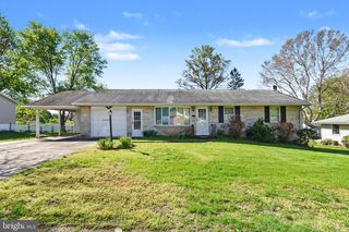 7 HOPE DRIVE, Boiling Springs, PA 17007