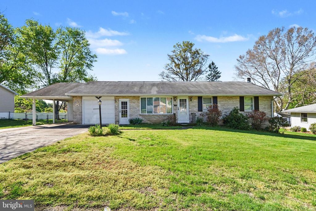 7 HOPE DRIVE, Boiling Springs, PA 17007