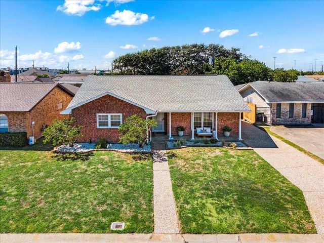 3411 Dominique Drive, Galveston, TX 77551