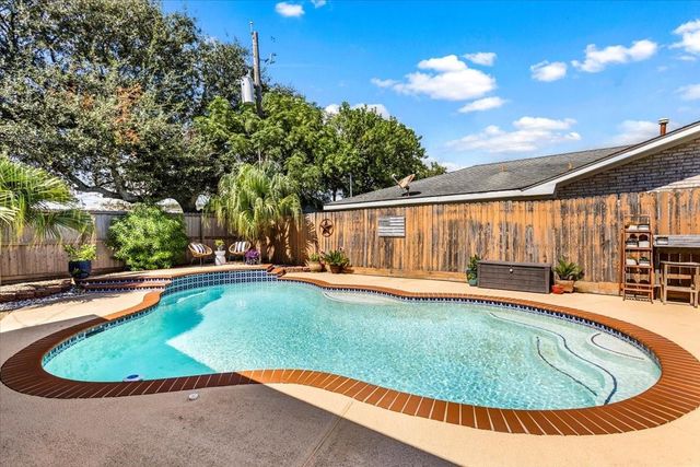 3411 Dominique Drive, Galveston, TX 77551