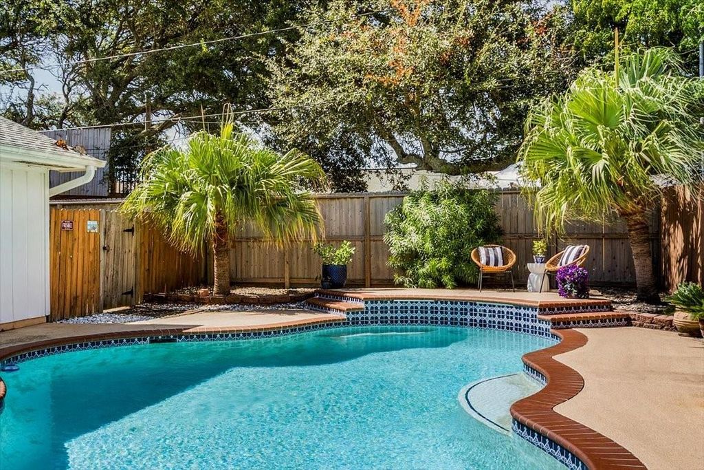 3411 Dominique Drive, Galveston, TX 77551