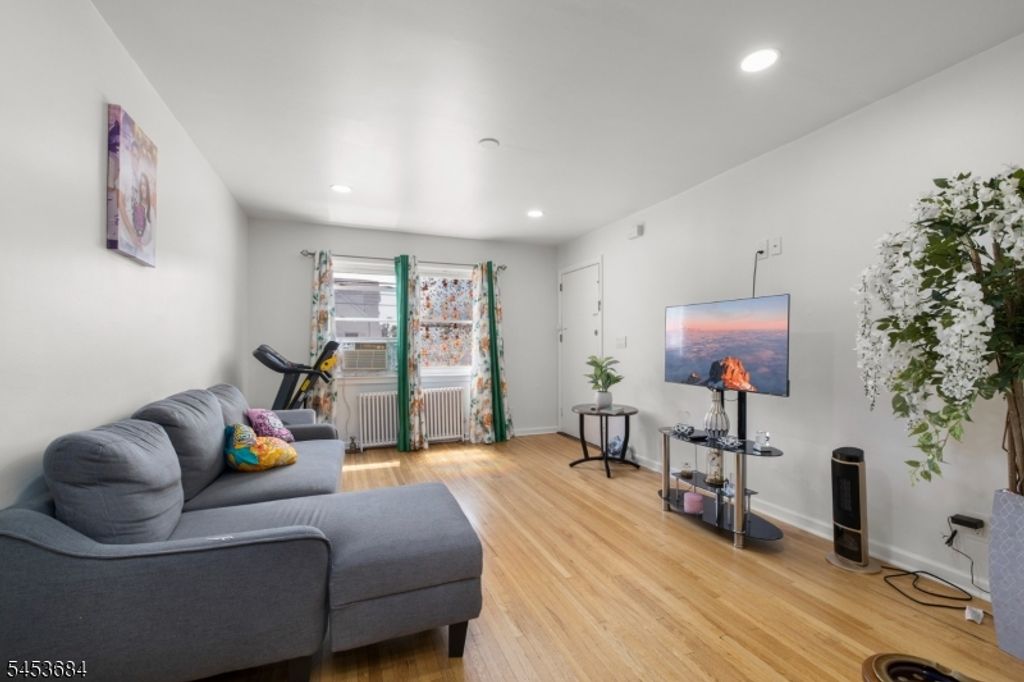 637 Myrtle St 4, Elizabeth City, NJ 07202 — photo 5