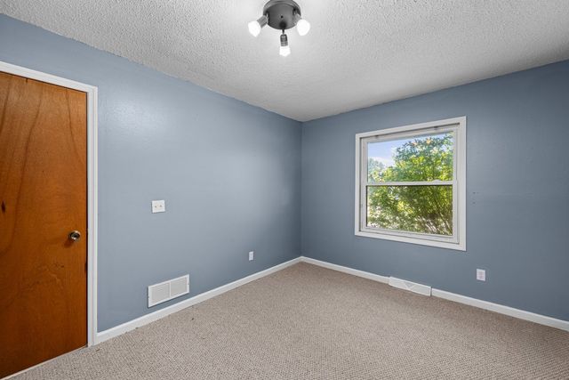 301 30th Avenue W, Milan, IL 61264