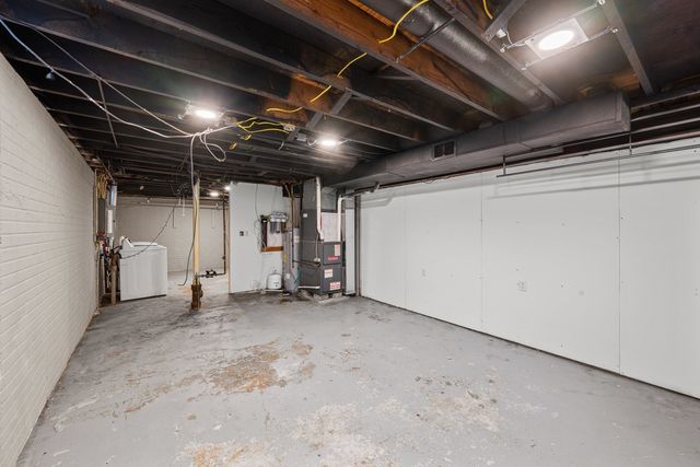 301 30th Avenue W, Milan, IL 61264