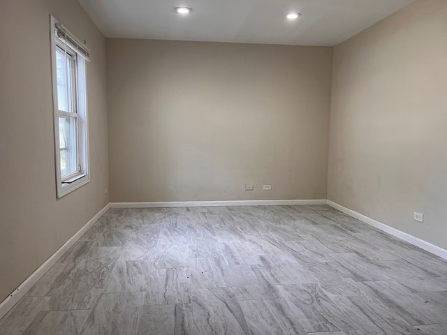 1851 Mckool Avenue 1851, Streamwood, IL 60107