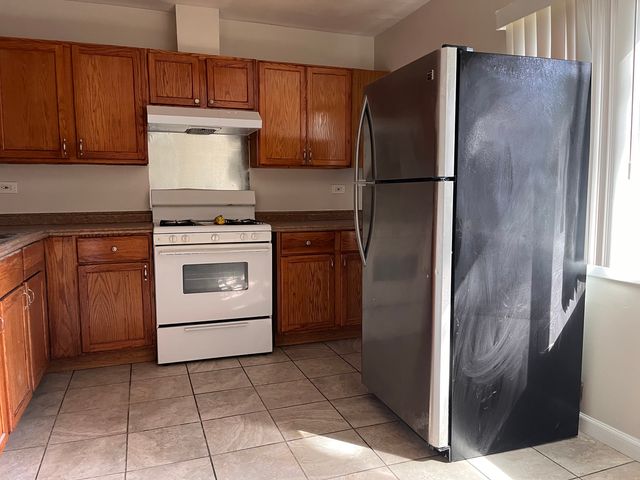 1851 Mckool Avenue 1851, Streamwood, IL 60107