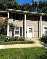 1851 Mckool Avenue 1851, Streamwood, IL 60107