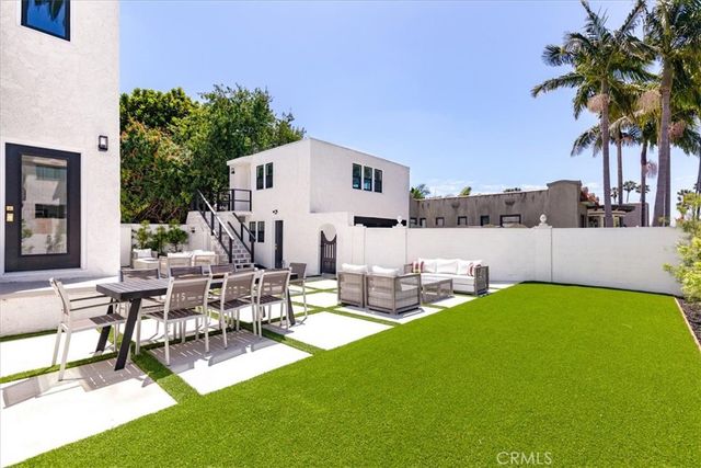 132 Belmont Avenue, Long Beach, CA 90803
