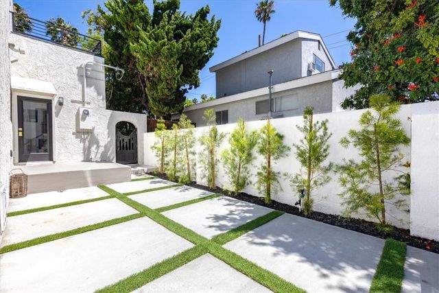 132 Belmont Avenue, Long Beach, CA 90803