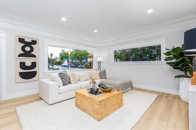 132 Belmont Avenue, Long Beach, CA 90803