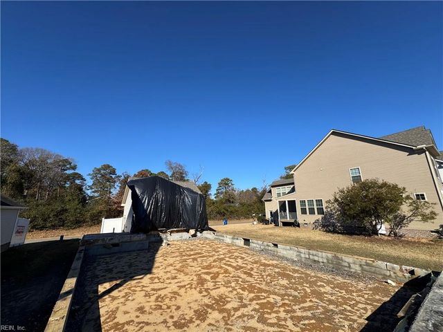 7163 Pattersons View LN, Hayes, VA 23072