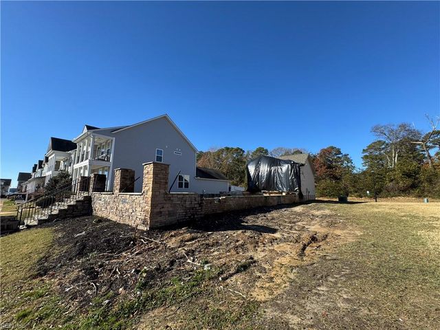 7163 Pattersons View LN, Hayes, VA 23072