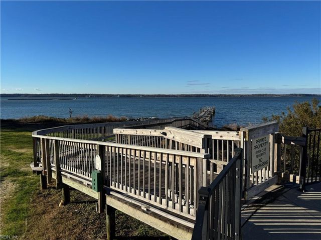 7163 Pattersons View LN, Hayes, VA 23072