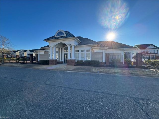 7163 Pattersons View LN, Hayes, VA 23072