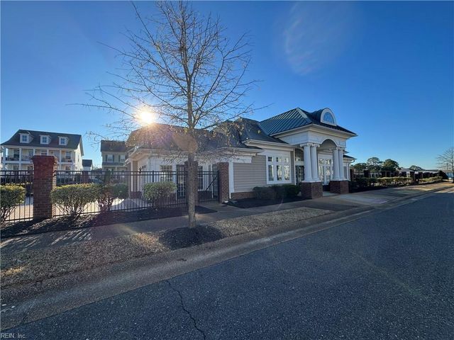 7163 Pattersons View LN, Hayes, VA 23072