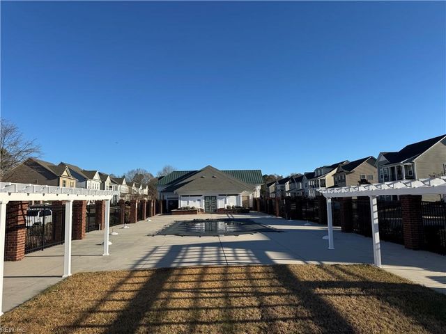 7163 Pattersons View LN, Hayes, VA 23072