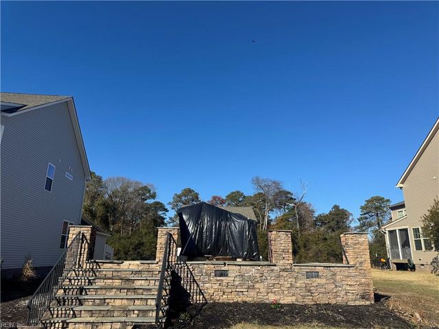 7163 Pattersons View LN, Hayes, VA 23072