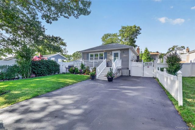 63 4th Street, Ronkonkoma, NY 11779