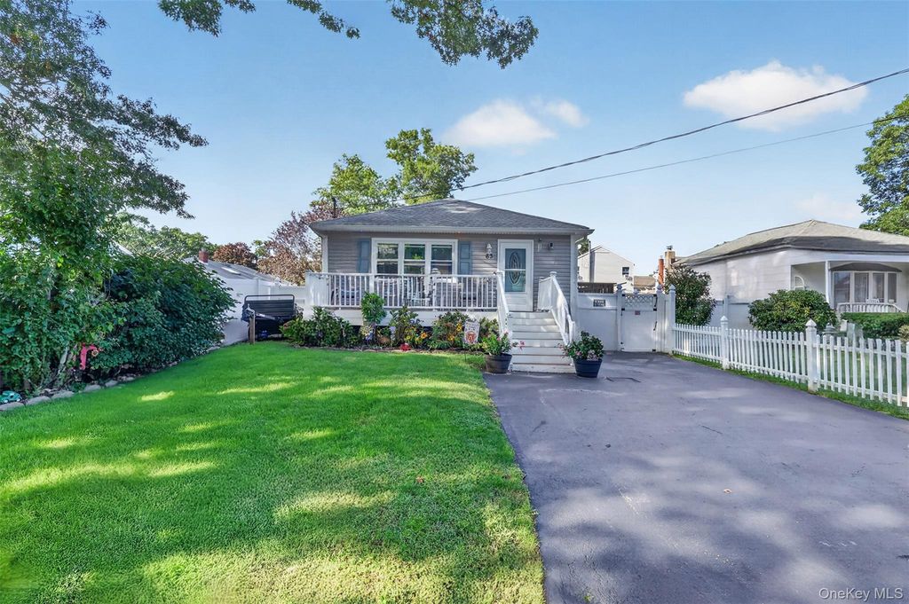 63 4th Street, Ronkonkoma, NY 11779