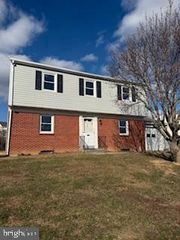 22 HERBERT DR, New Castle, DE 19720
