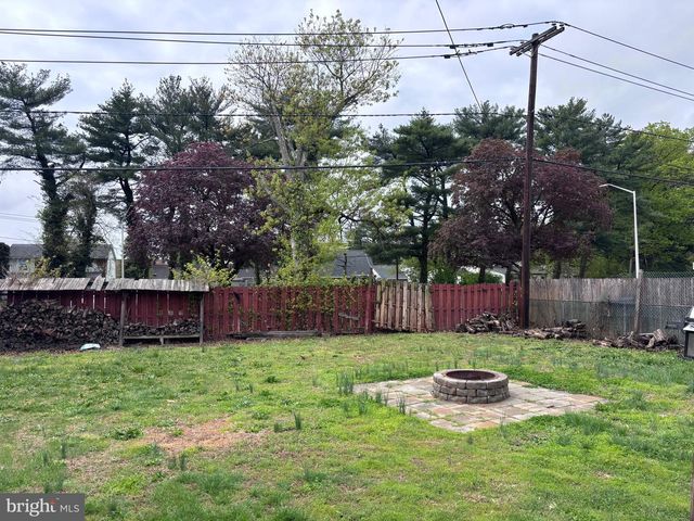 35 BLUEBERRY LN, Willingboro, NJ 08046