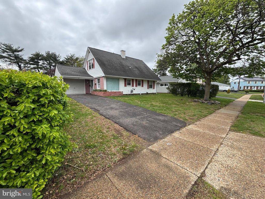 35 BLUEBERRY LN, Willingboro, NJ 08046