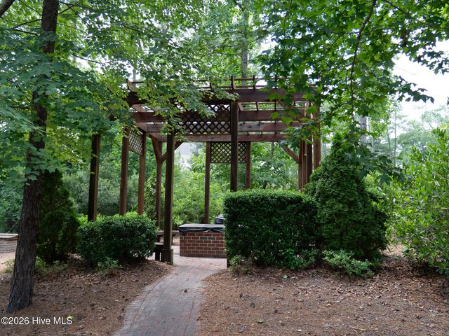 10 Heatherspring Way, Spring Lake, NC 28390