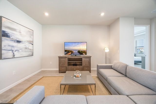 4687 Arboretum CIR 203, Naples, FL 34112