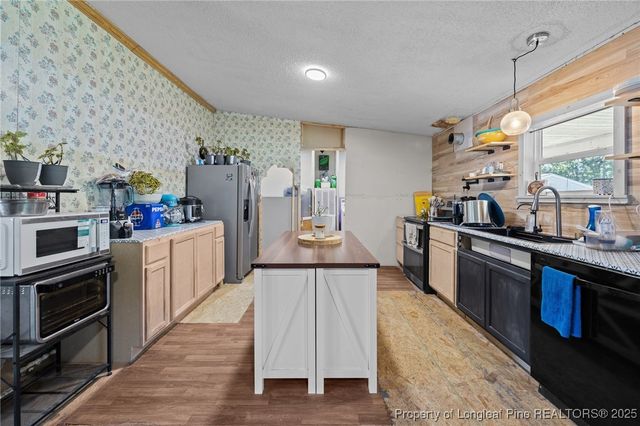 5238 Perry Oliver Drive, Hope Mills, NC 28348