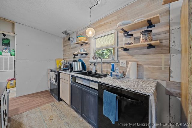 5238 Perry Oliver Drive, Hope Mills, NC 28348