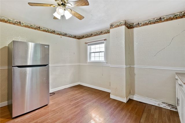 223 Hickory St, Mckees Rocks, PA 15136