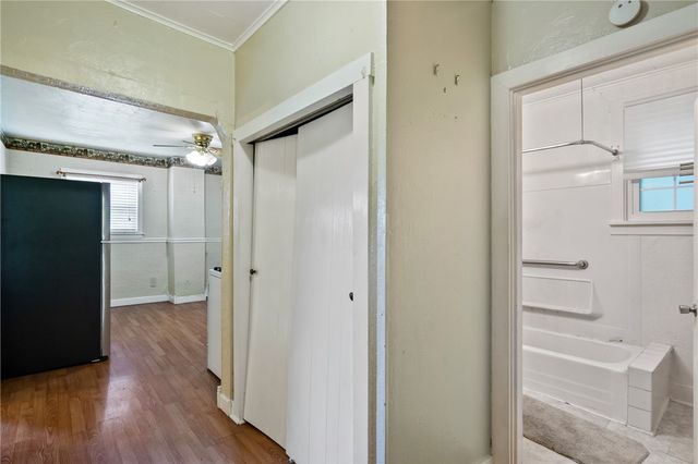 223 Hickory St, Mckees Rocks, PA 15136