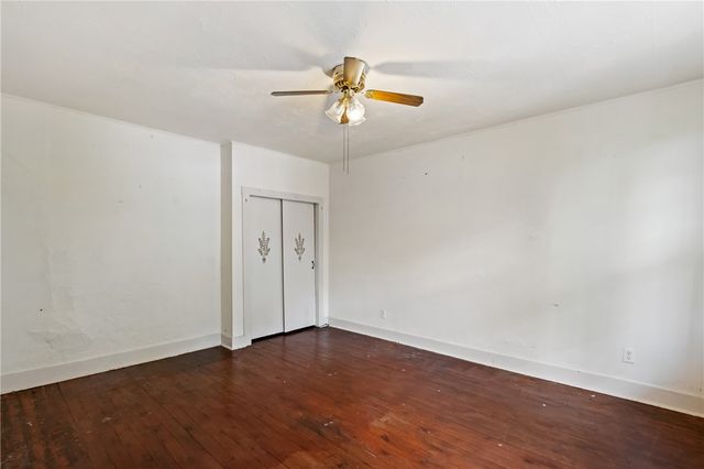 223 Hickory St, Mckees Rocks, PA 15136