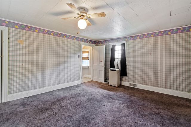 223 Hickory St, Mckees Rocks, PA 15136