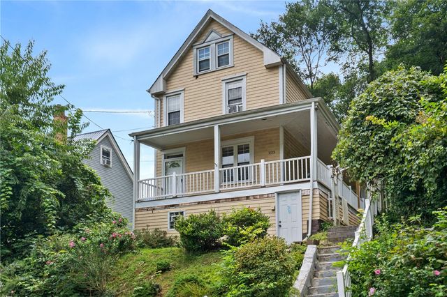 223 Hickory St, Mckees Rocks, PA 15136