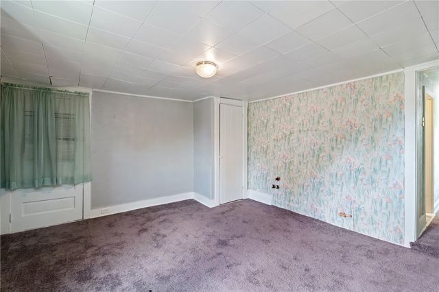 223 Hickory St, Mckees Rocks, PA 15136